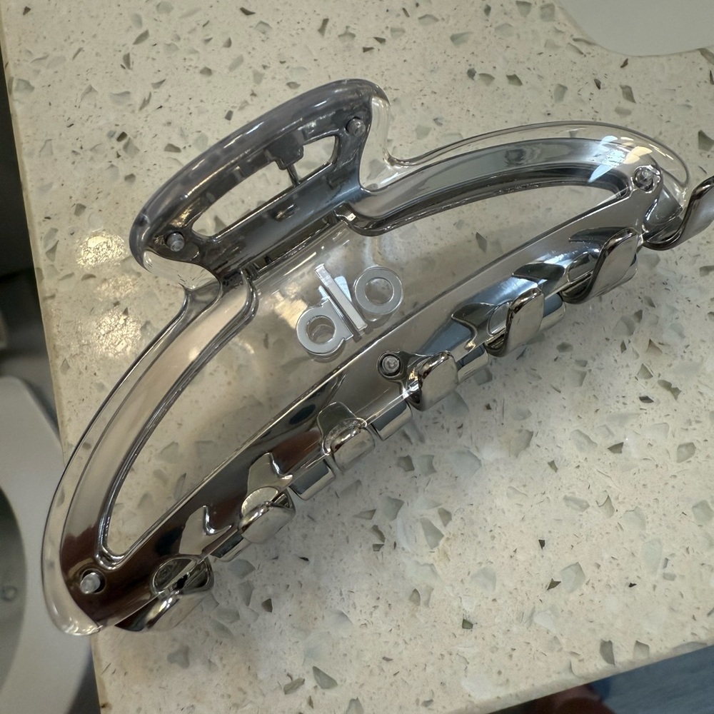 ALO Clear and Silver Hair Claw Clip